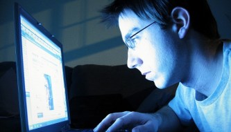Man-Viewing-Computer-Screen-610x351