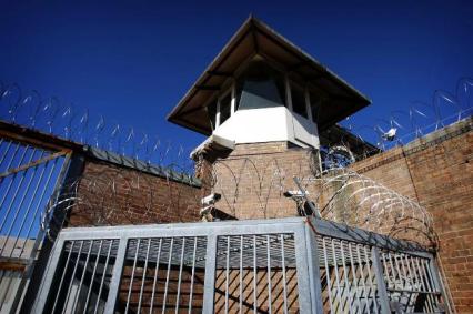 longbay-gallery-l-039-scape-alt-650x433-